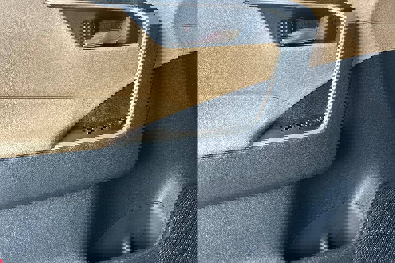 New 2025 Toyota RAV4 XLE image 12