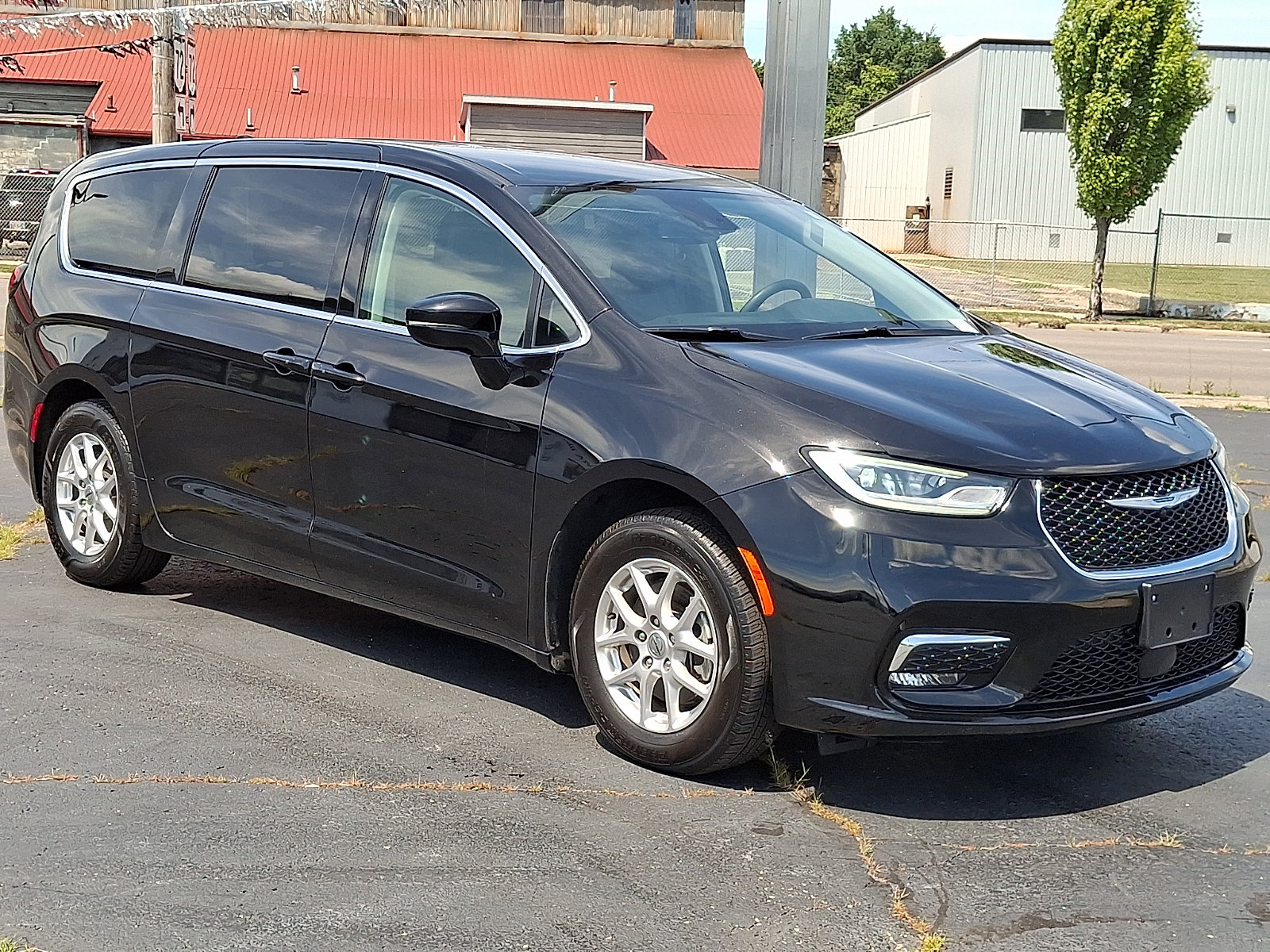 Used 2024 Chrysler Pacifica Touring-L