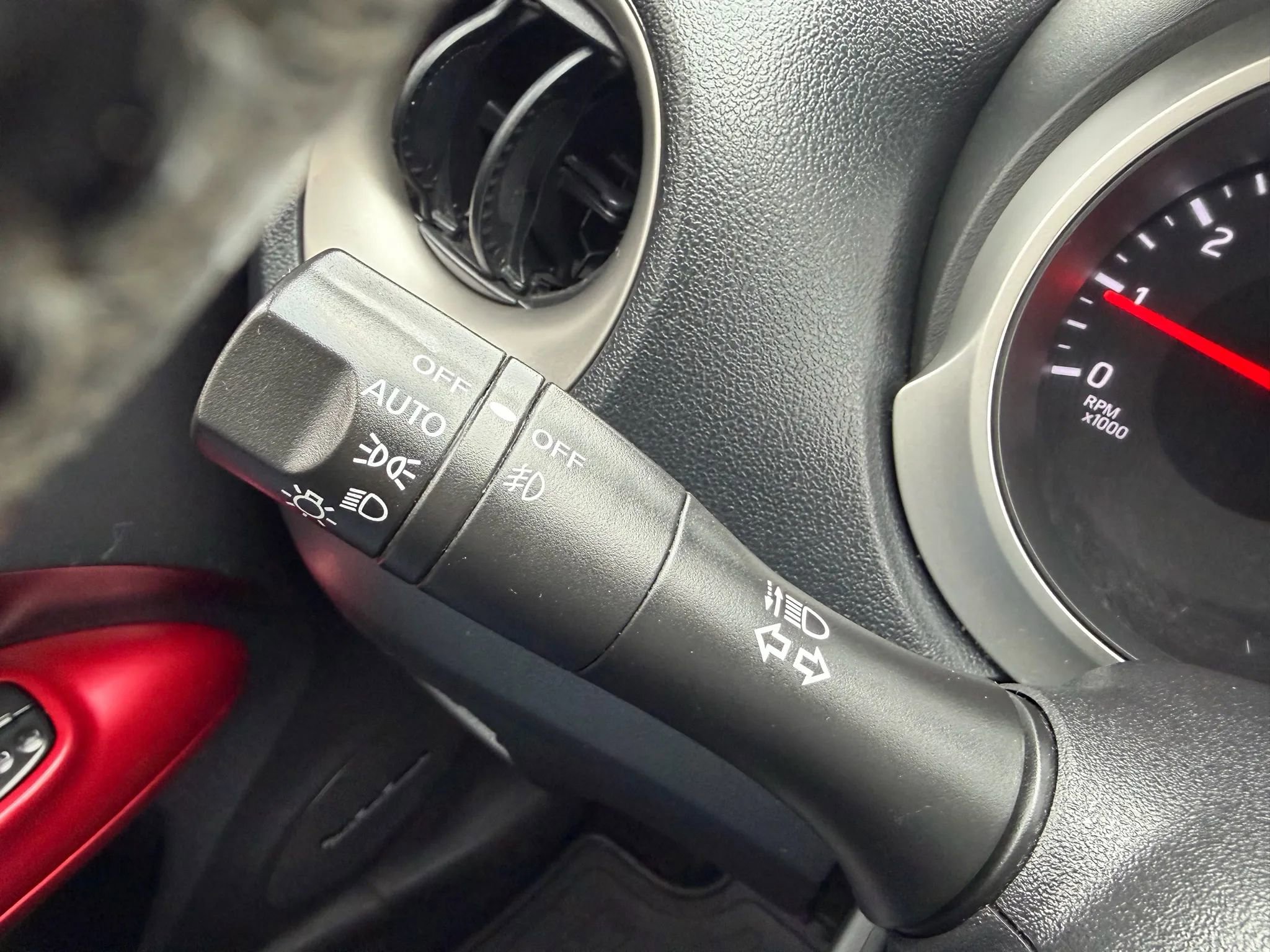 Used 2015 Nissan Juke SL image 43