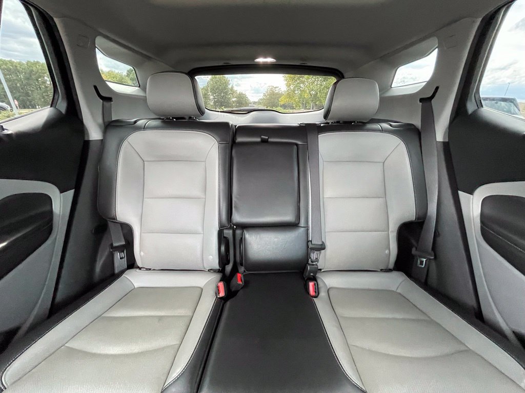 Used 2022 GMC Terrain SLT FWD image 30