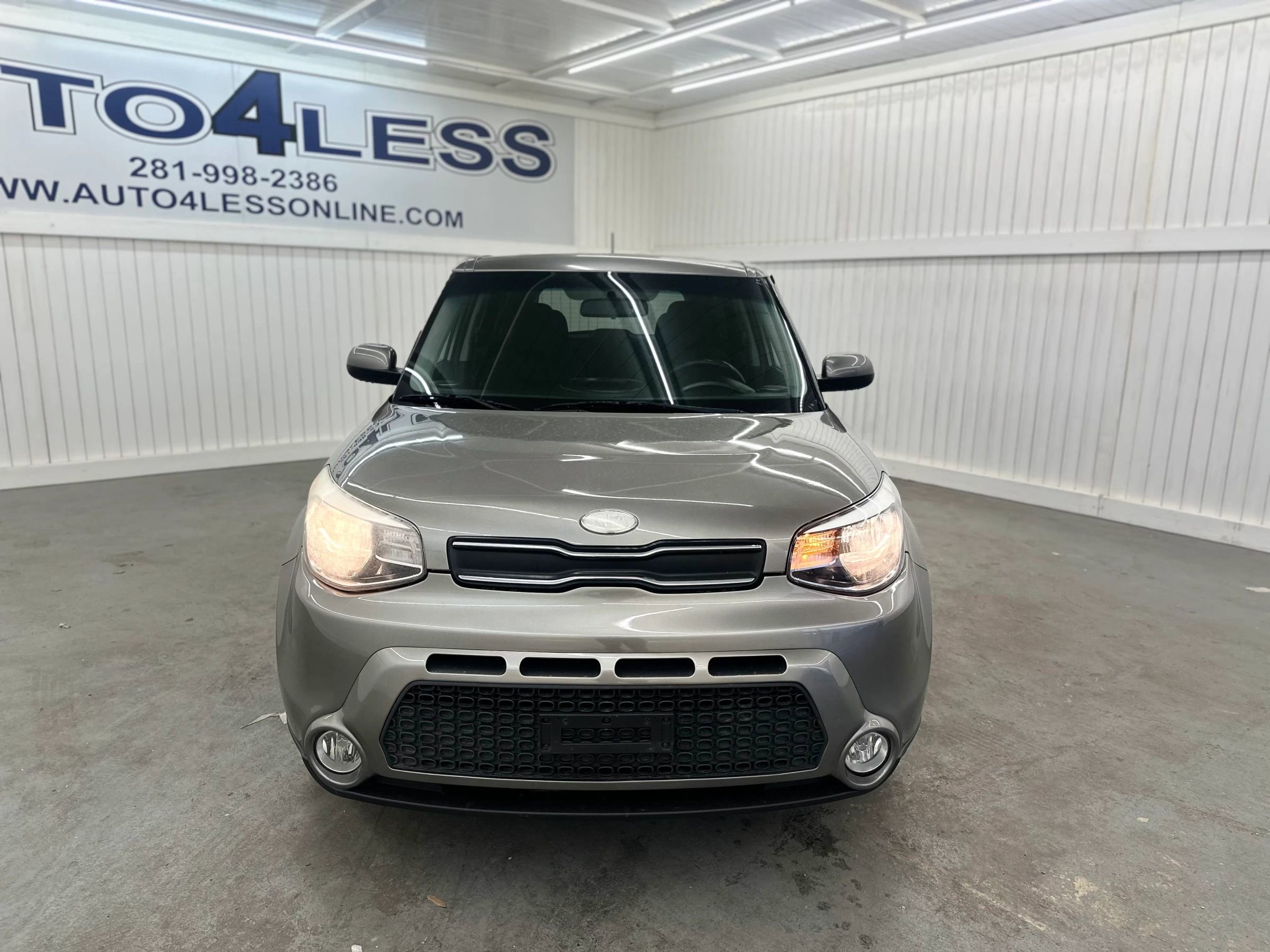 Used 2019 Kia Soul FWD image 2