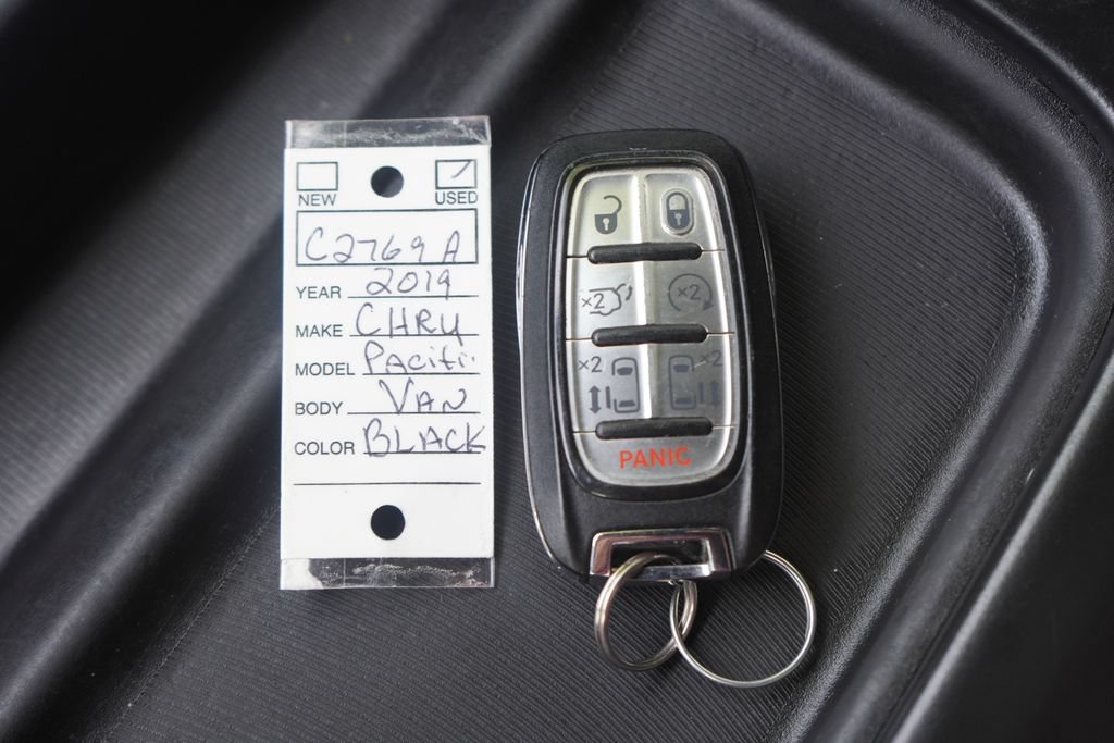 Used 2019 Chrysler Pacifica Touring-L w/ S Appearance Package FWD image 34
