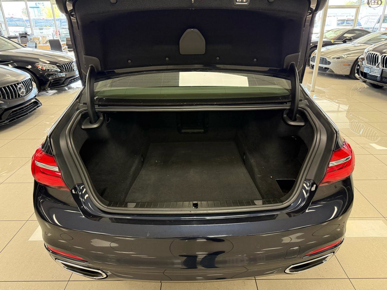 Used 2016 BMW 740i image 25