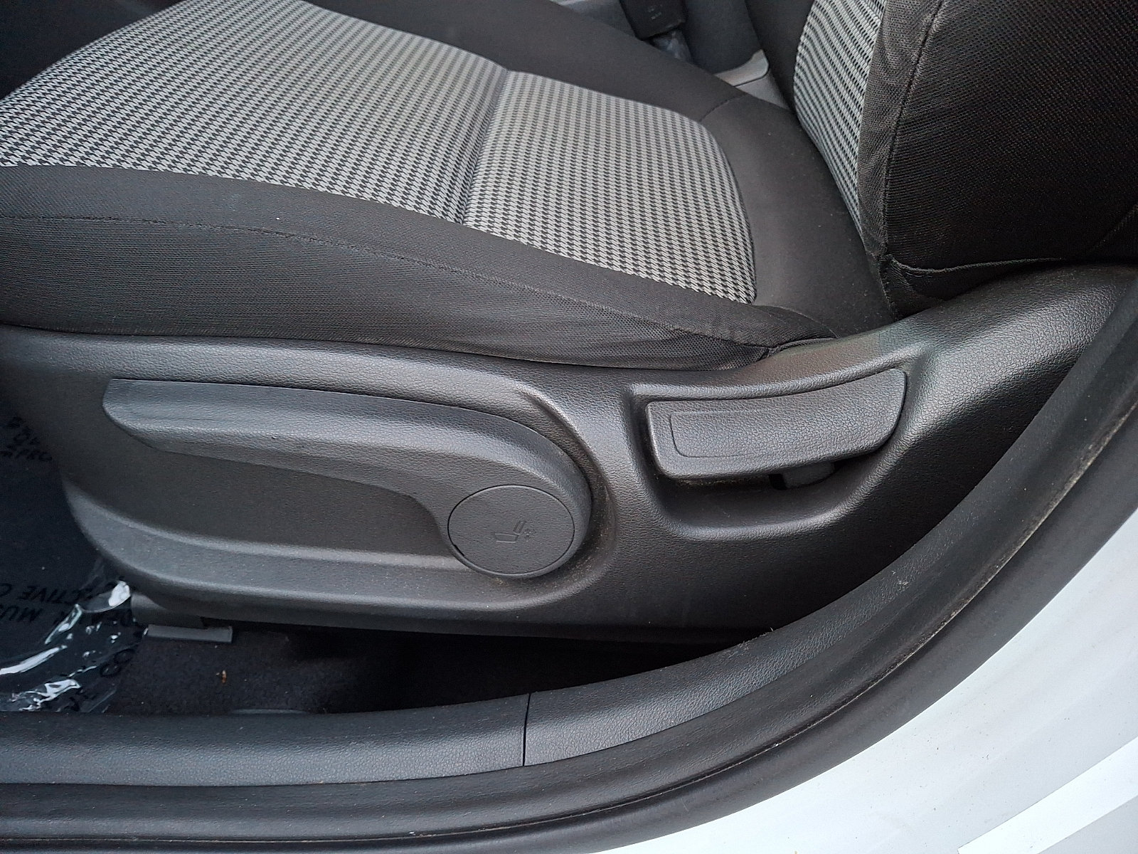 Used 2019 Hyundai Kona SE FWD image 14