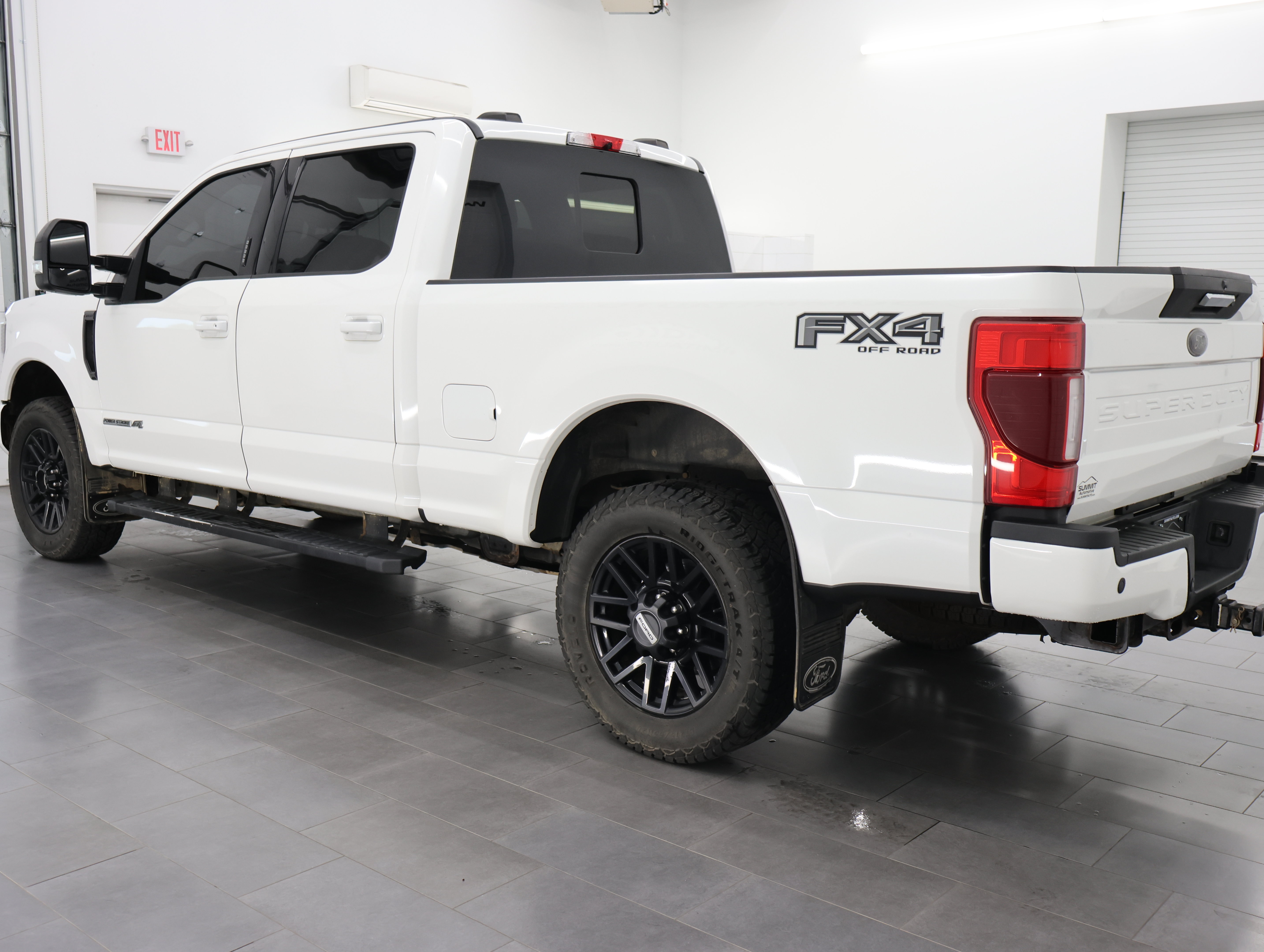 Used 2022 Ford F350 Lariat w/ Black Appearance Package AWD/4WD image 6