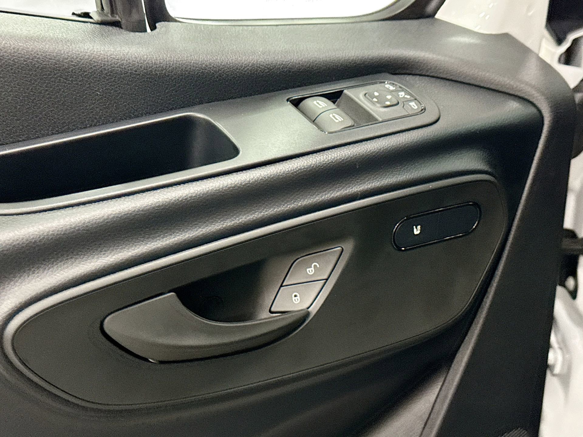 Used 2026 Mercedes-Benz Sprinter 2500 image 18