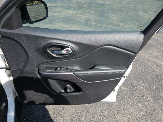 Used 2022 Jeep Cherokee Limited image 15