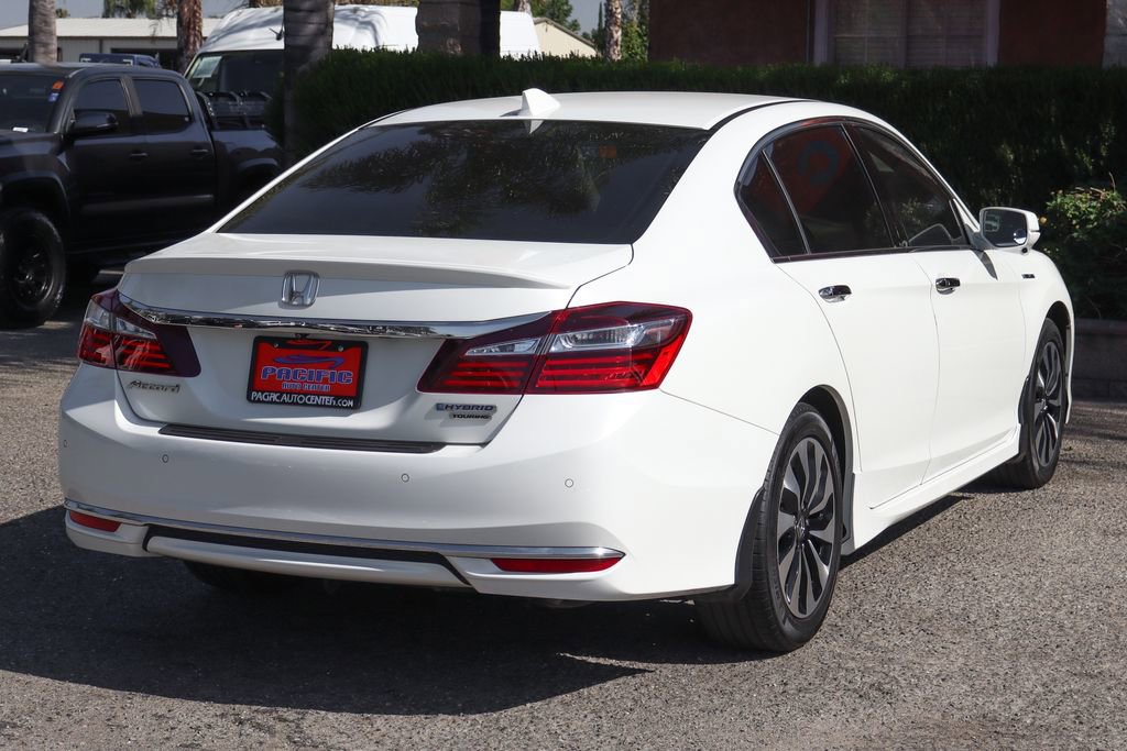 Used 2017 Honda Accord Touring image 9
