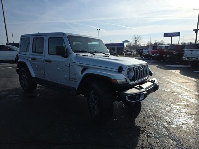 Used 2024 Jeep Wrangler Sahara w/ Technology Group image 8