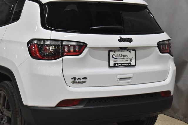 New 2026 Jeep Compass Latitude w/ Sun and Sound Group image 9