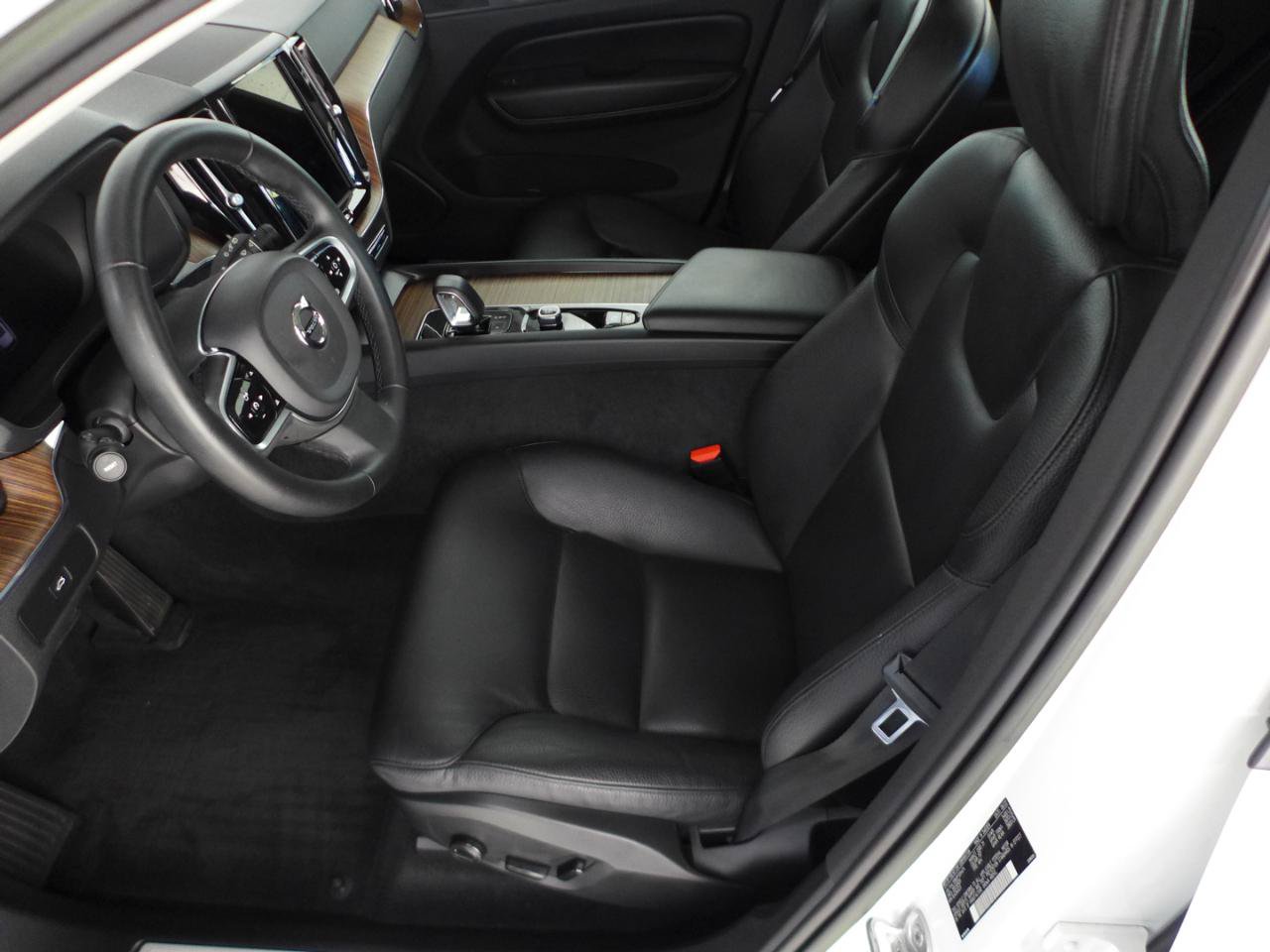 Used 2023 Volvo XC60 B5 Plus w/ Climate Package AWD/4WD image 40