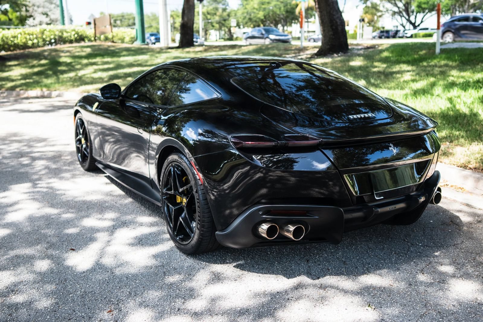 Used 2024 Ferrari Roma RWD image 7