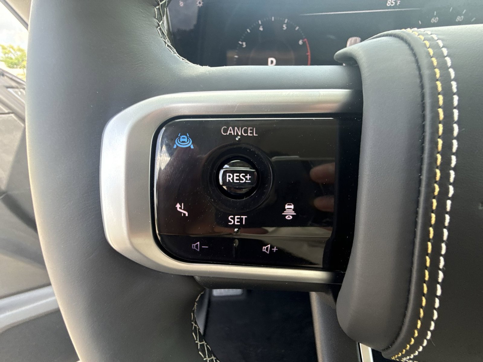 Used 2026 Nissan Armada Platinum Reserve AWD/4WD image 37