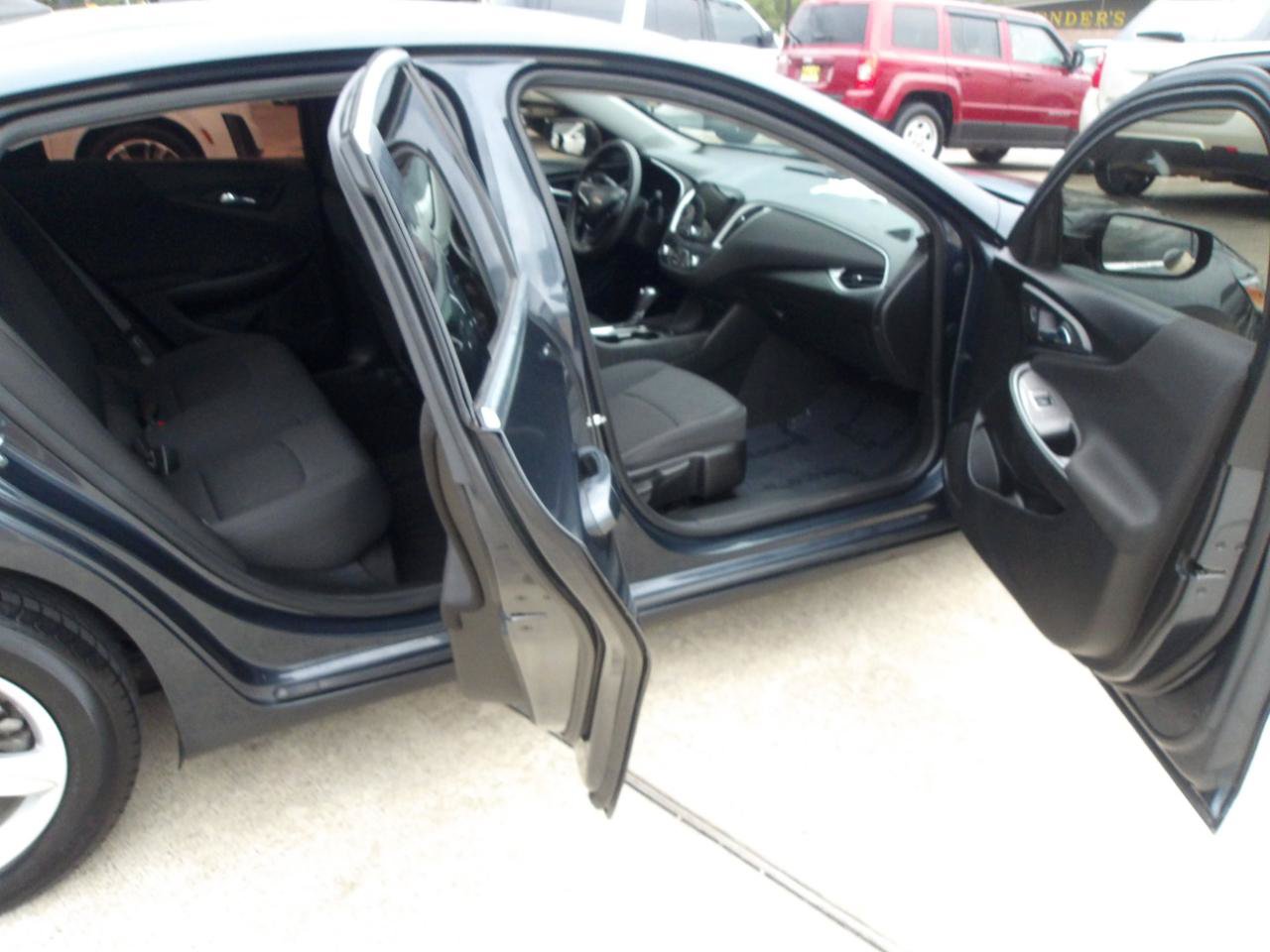 Used 2020 Chevrolet Malibu LS w/ LPO, Convenience Package 2 FWD image 6