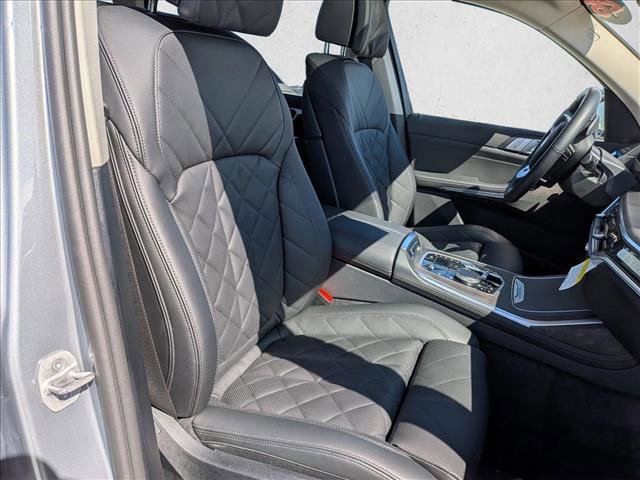 Used 2026 BMW X7 xDrive40i AWD/4WD image 24
