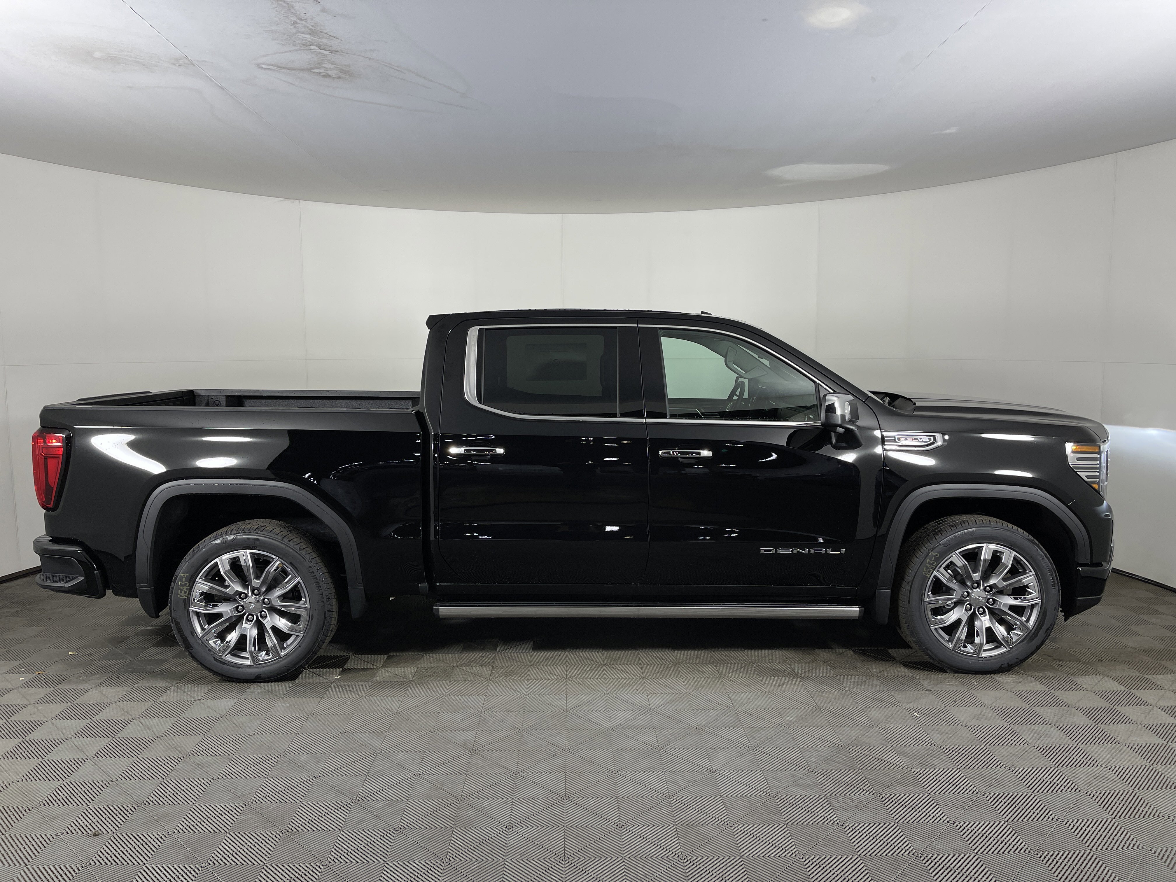 New 2026 GMC Sierra 1500 Denali w/ Denali Reserve Package image 5