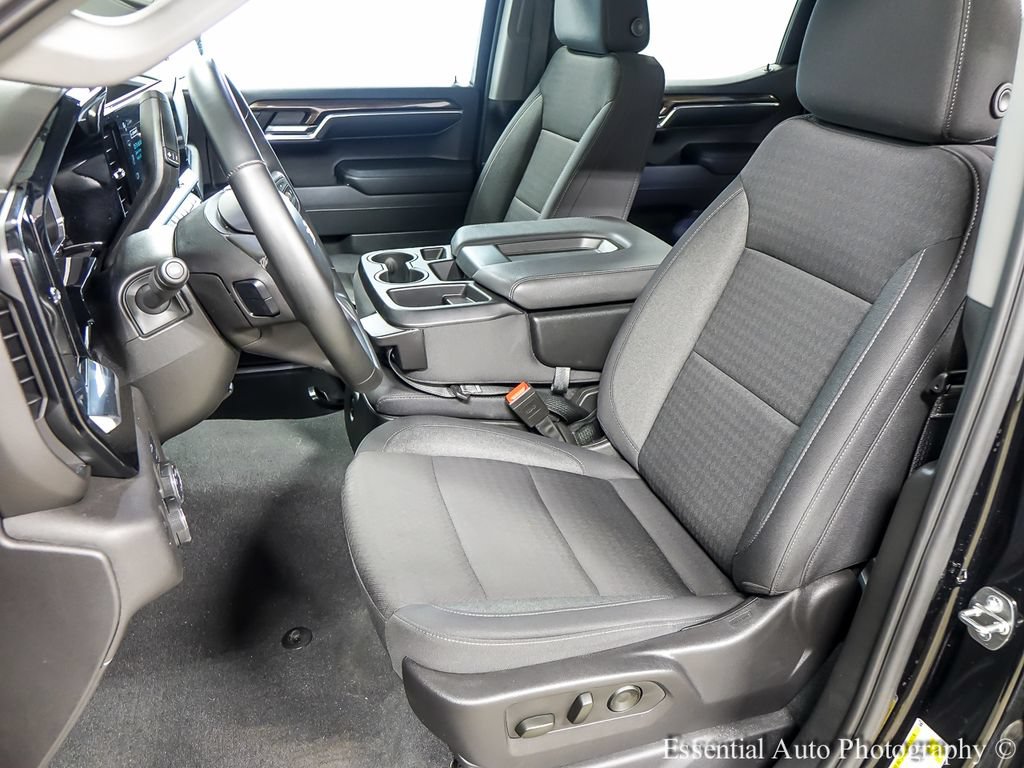 Used 2024 Chevrolet Silverado 1500 LT AWD/4WD image 10