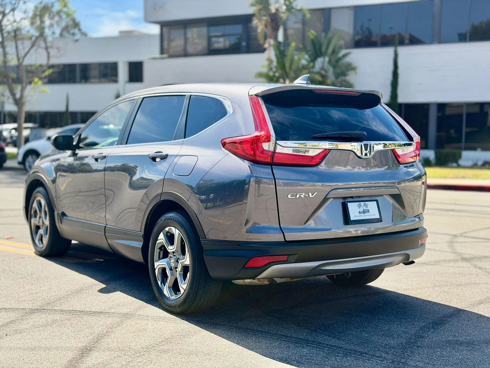 Used 2017 Honda CR-V EX-L image 4