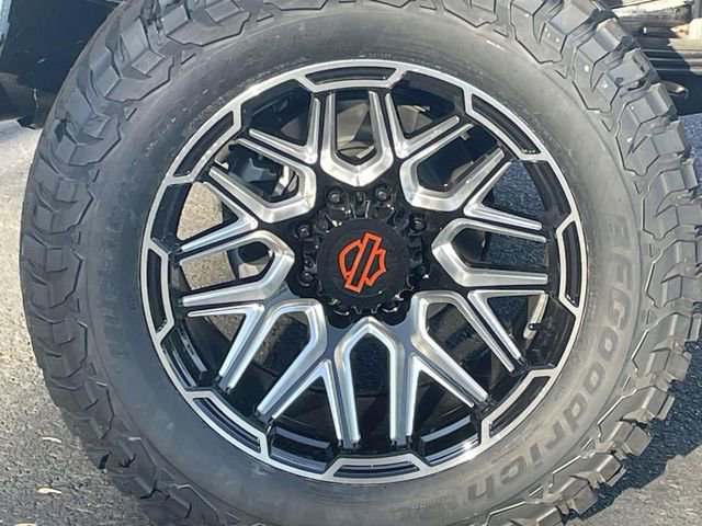 New 2026 Ford F250 Lariat w/ Black Appearance Package image 37