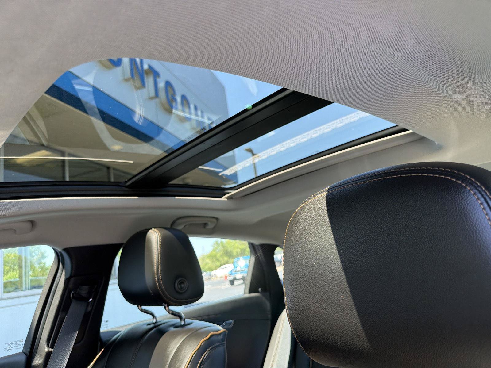 Used 2018 Chevrolet Impala Premier w/ Premier Confidence Package FWD image 28