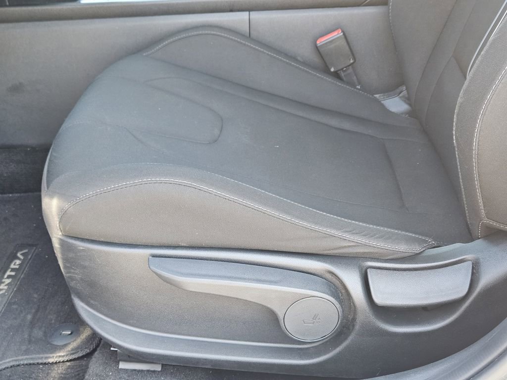 Certified 2023 Hyundai Elantra SEL w/ Cargo Package image 18