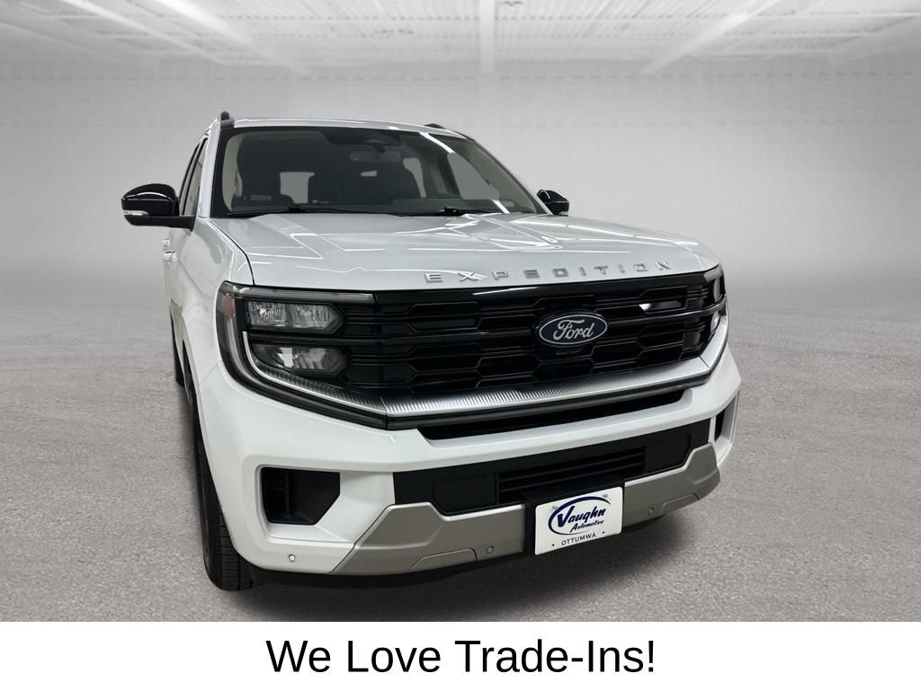 Used 2025 Ford Expedition Platinum AWD/4WD image 3