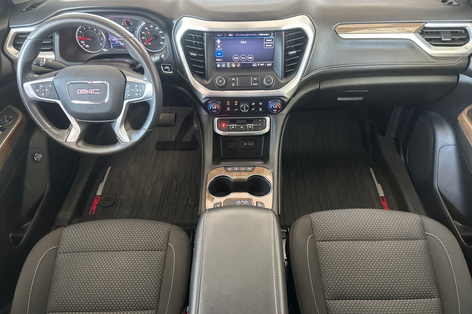 Used 2023 GMC Acadia SLE w/ Driver Convenience Package AWD/4WD image 3