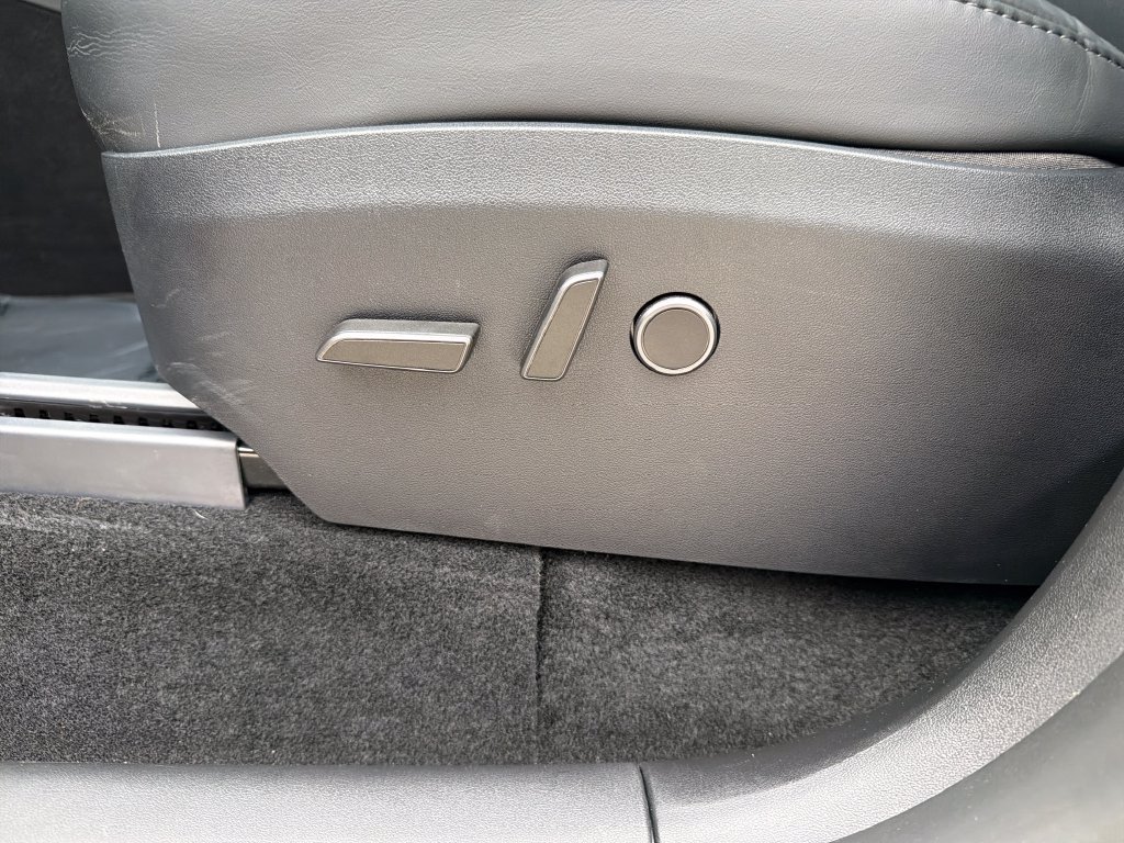 Used 2024 Tesla Model Y Performance AWD/4WD image 14