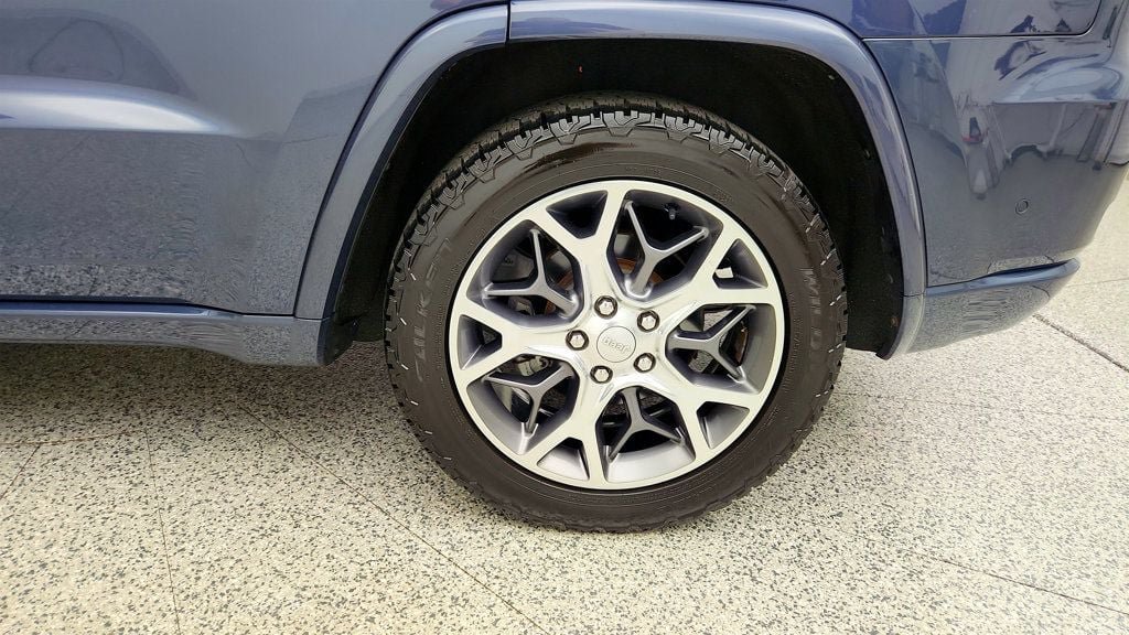 Used 2020 Jeep Grand Cherokee Overland AWD/4WD image 9