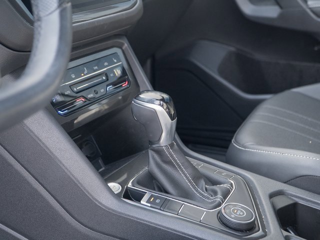 Certified 2024 Volkswagen Tiguan SE R-Line image 27