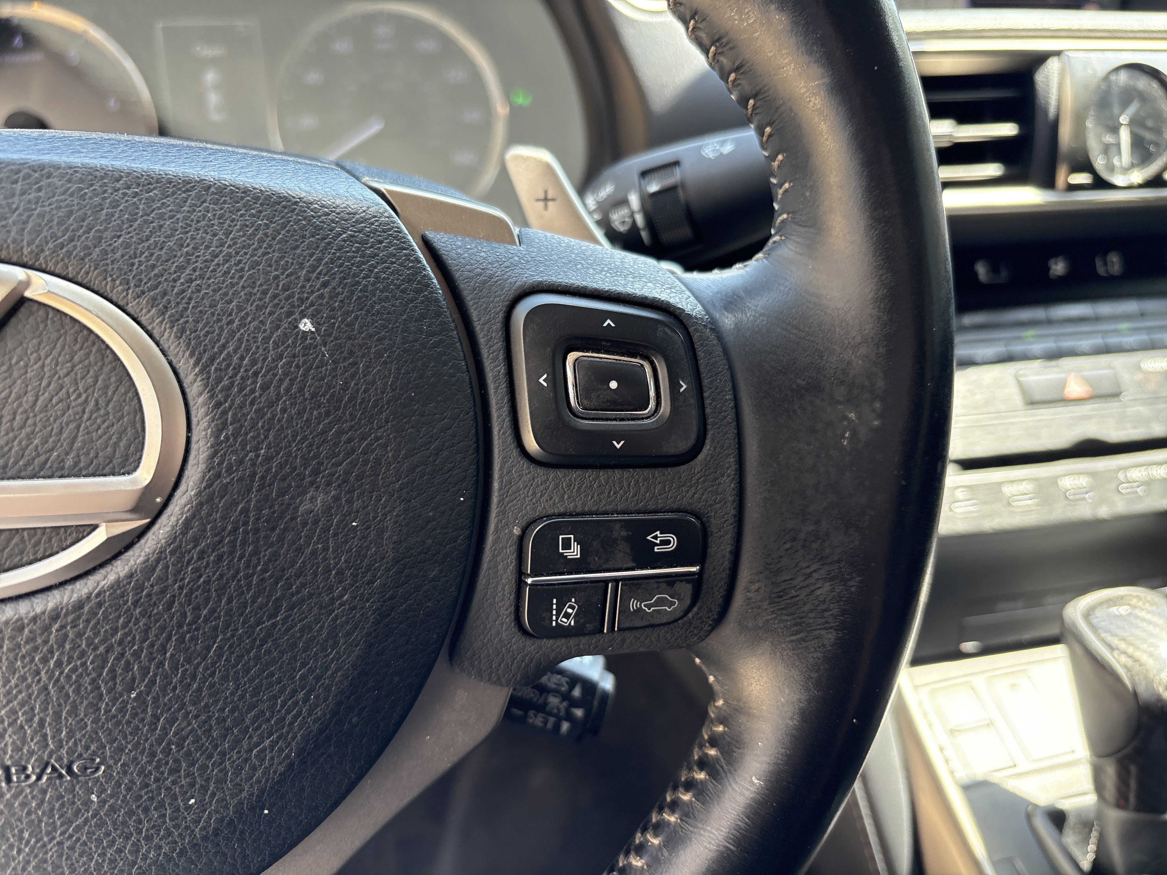Used 2018 Lexus IS 300 AWD w/ Comfort Package image 20