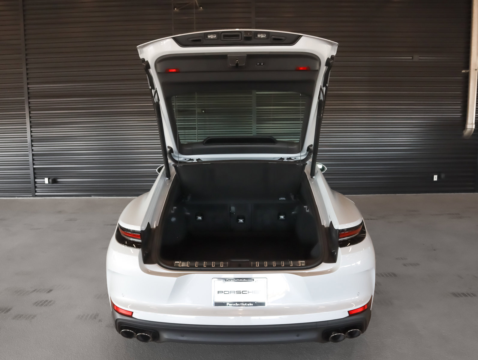 Used 2025 Porsche Panamera 4 image 26