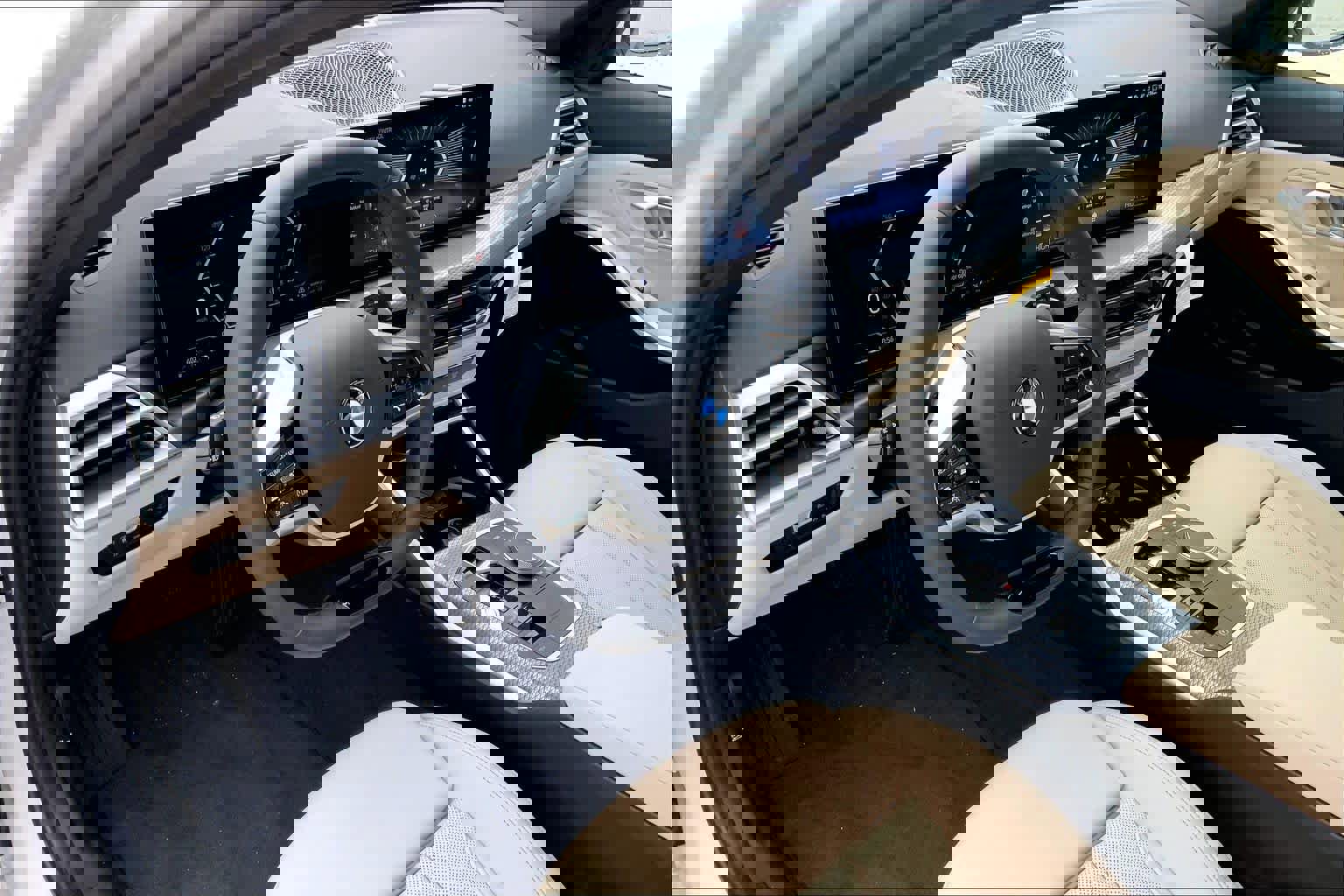 New 2026 BMW 330i xDrive Sedan w/ Convenience Package image 8