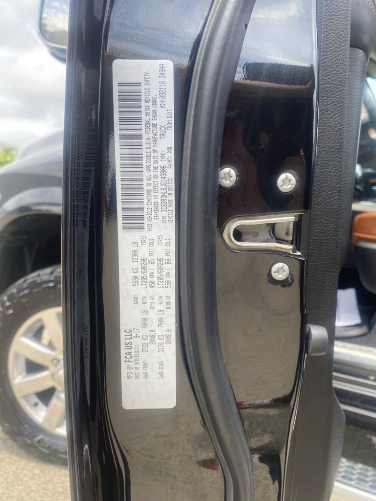 Used 2018 RAM 3500 Laramie Longhorn w/ Snow Chief Group AWD/4WD image 29