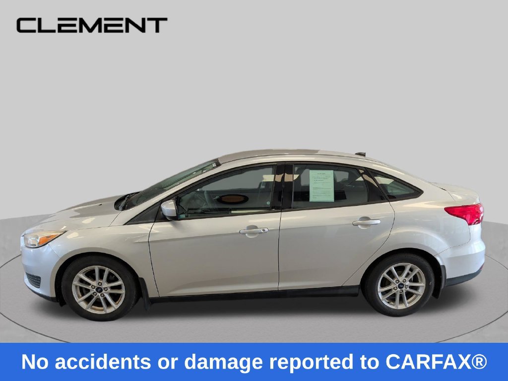 Used 2018 Ford Focus SE FWD image 2