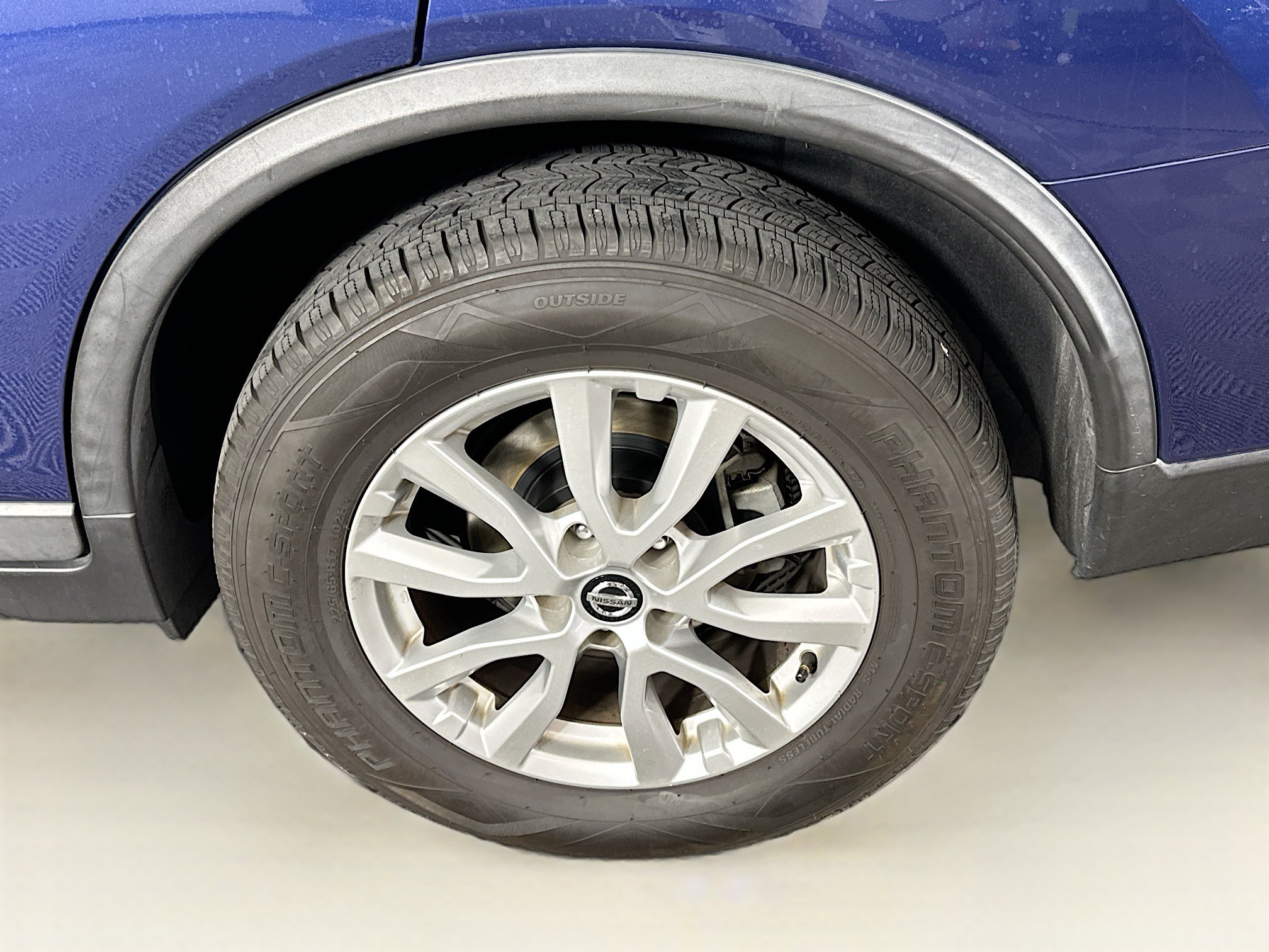 Used 2018 Nissan Rogue SV FWD image 11