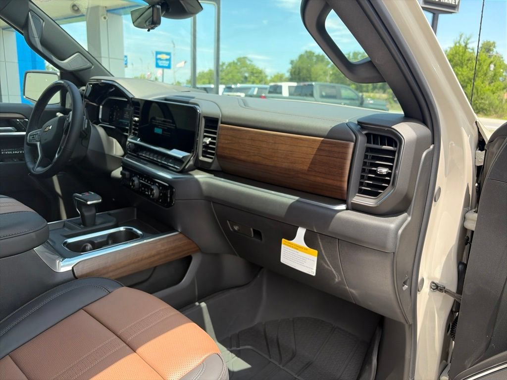 New 2026 Chevrolet Silverado 1500 High Country AWD/4WD image 11