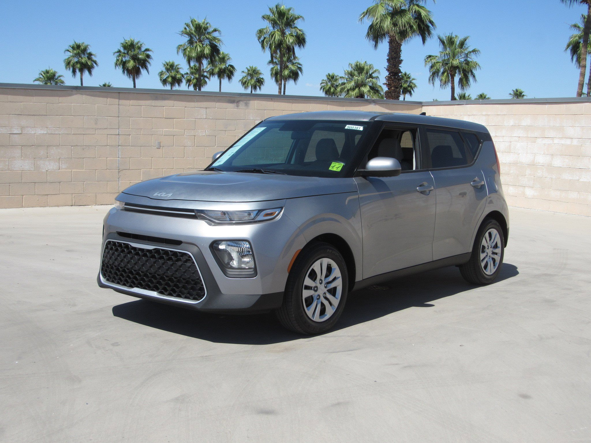 Used 2022 Kia Soul LX image 1