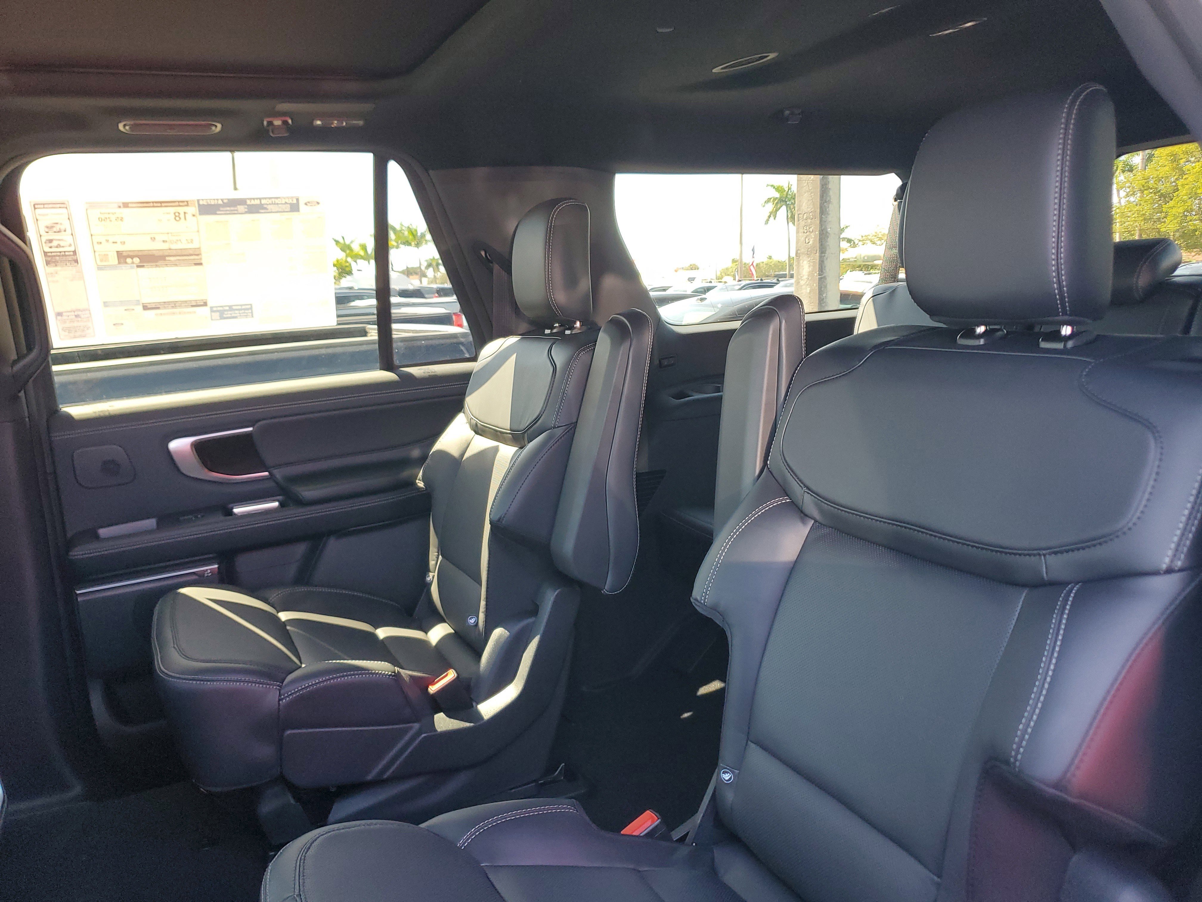 New 2026 Ford Expedition Max Platinum image 11