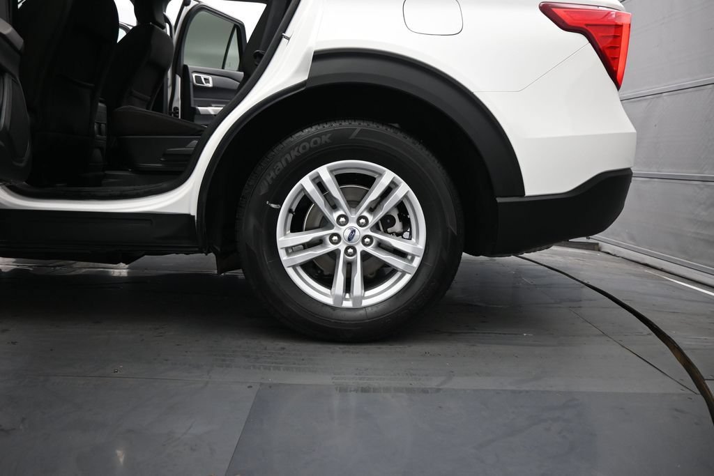 Certified 2024 Ford Explorer XLT RWD image 21