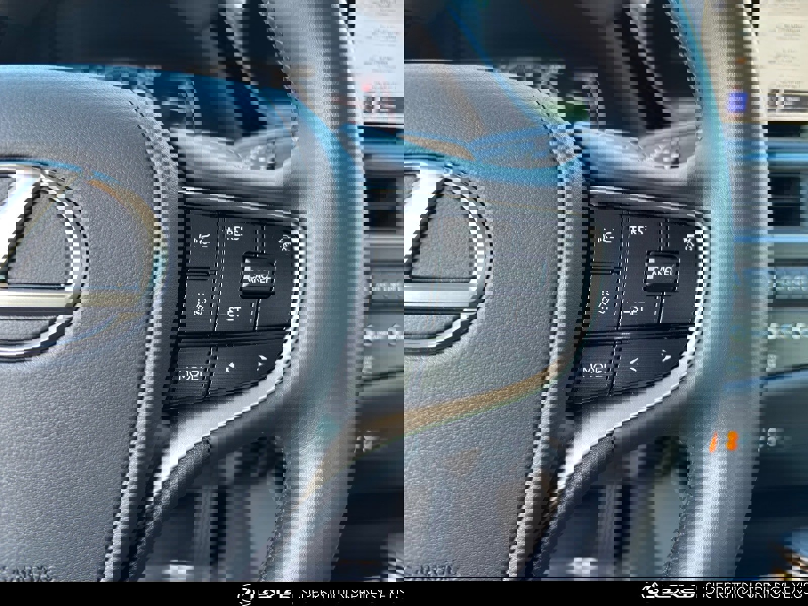 Certified 2025 Lexus ES 350 w/ Premium Package image 30