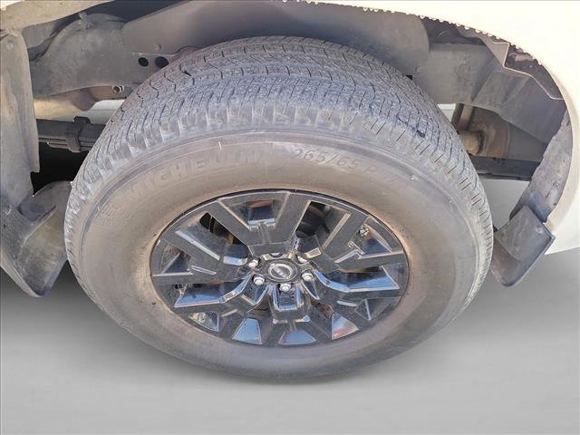 Used 2023 Nissan Frontier SV w/ Midnight Edition Package image 10
