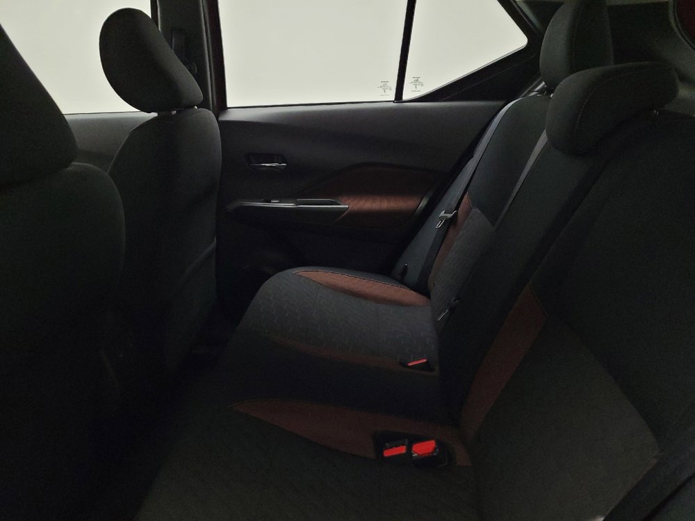 Used 2023 Nissan Kicks SR w/ Interior Electronics Package FWD image 18