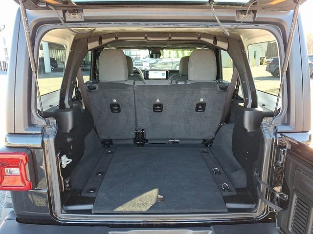 Used 2024 Jeep Wrangler Unlimited Rubicon image 28