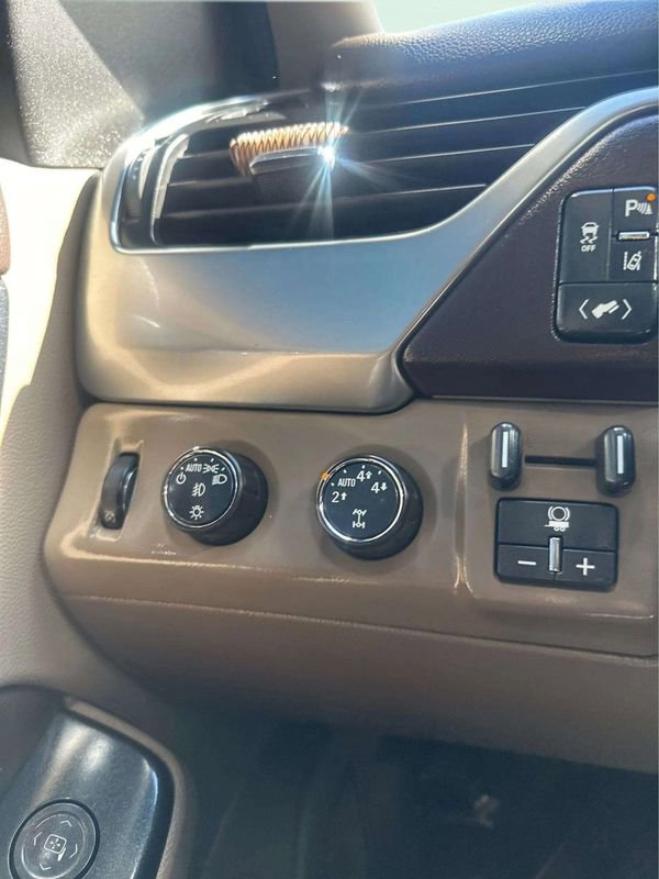 Used 2015 Chevrolet Tahoe LTZ image 30