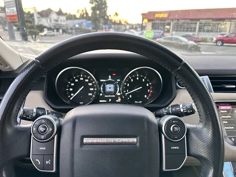 Used 2017 Land Rover Range Rover Sport SE AWD/4WD image 32