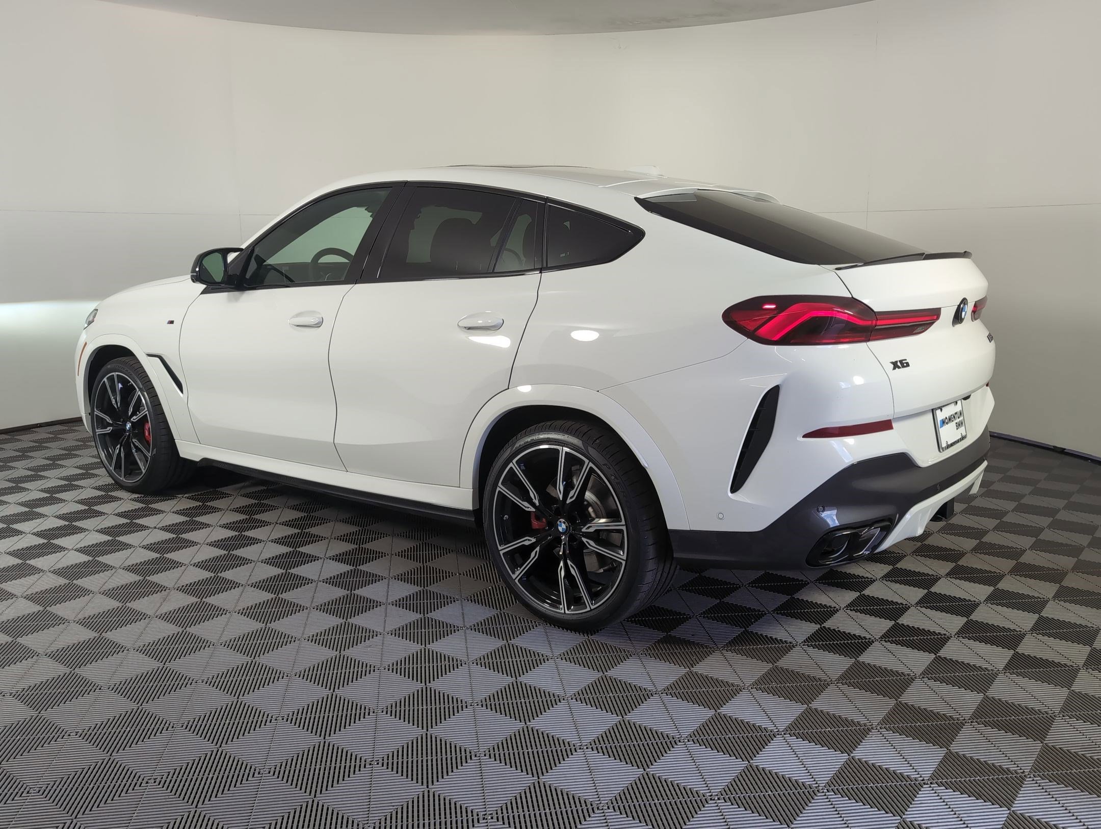 New 2026 BMW X6 M60i image 3