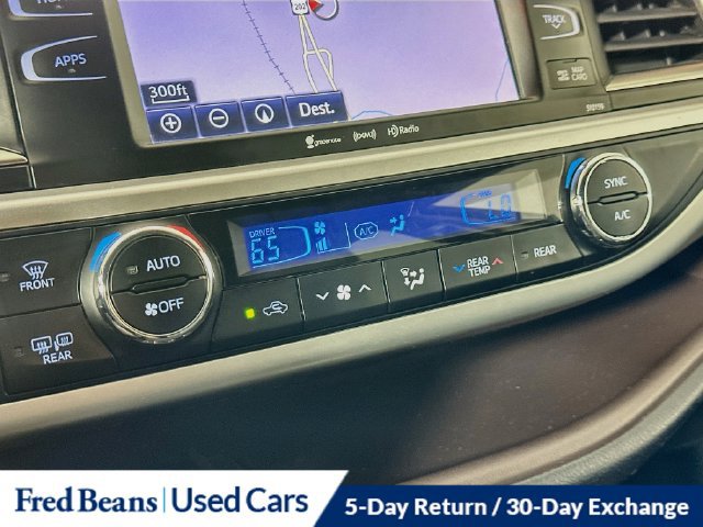 Used 2016 Toyota Highlander XLE AWD/4WD image 22