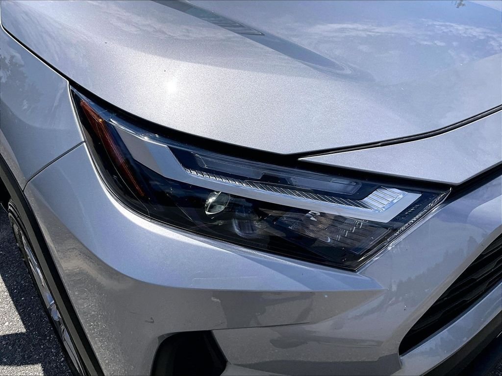 Used 2025 Toyota RAV4 XLE AWD/4WD image 33