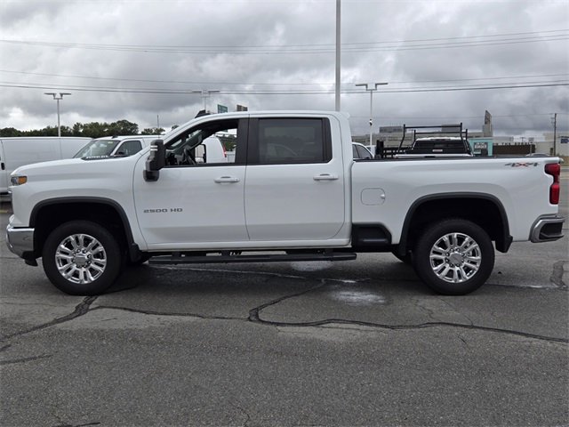 Used 2024 Chevrolet Silverado 2500 LT image 4
